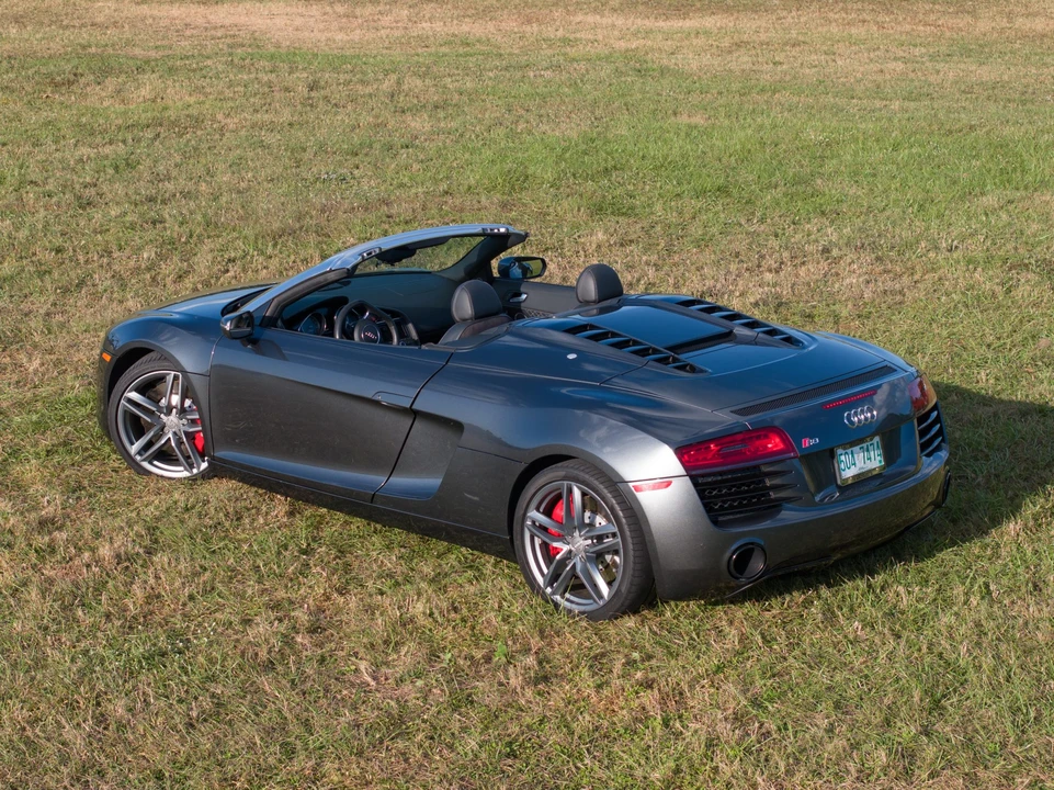 2015 Audi 42 R8 - Image 7 of 31