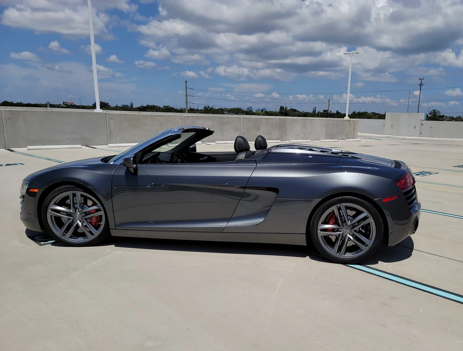 2015 Audi 42 R8 - Image 10 of 31