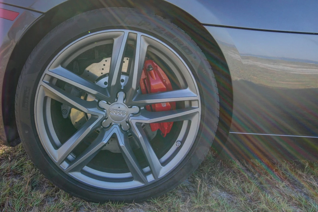 2015 Audi 42 R8 - Image 21 of 31