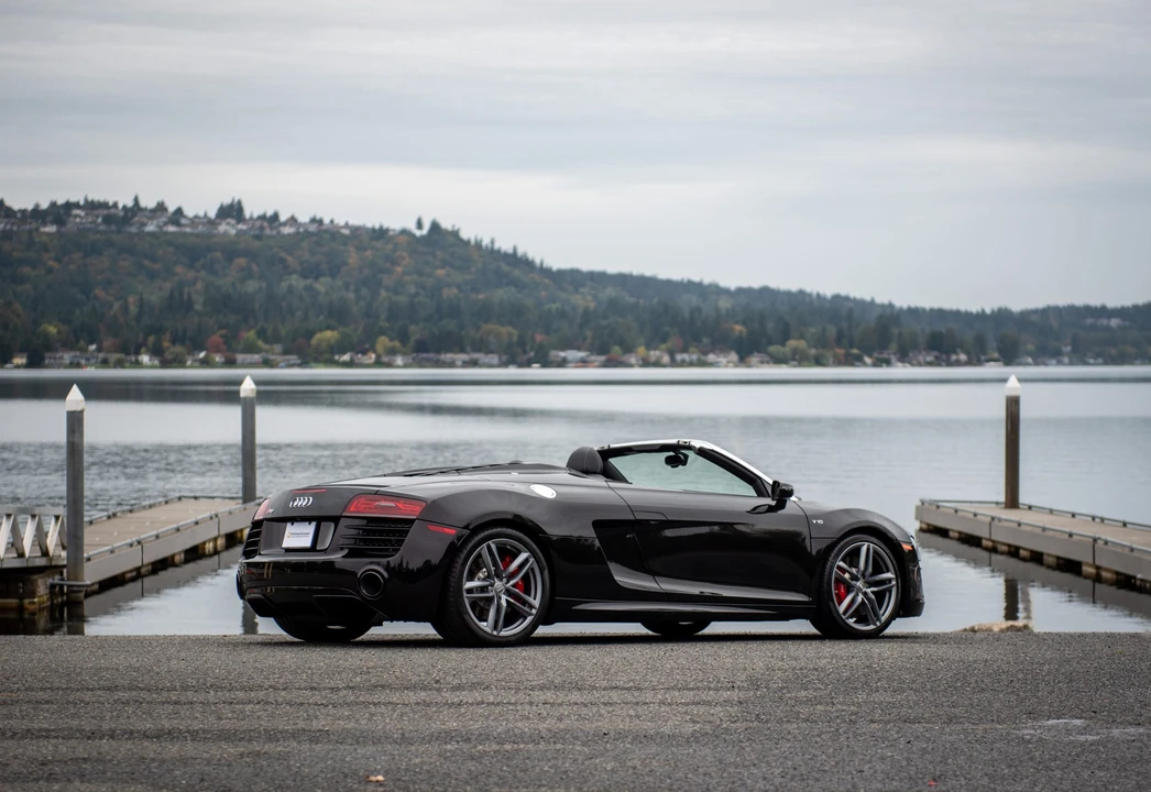 2015 Audi 42 R8 - Image 9 of 31