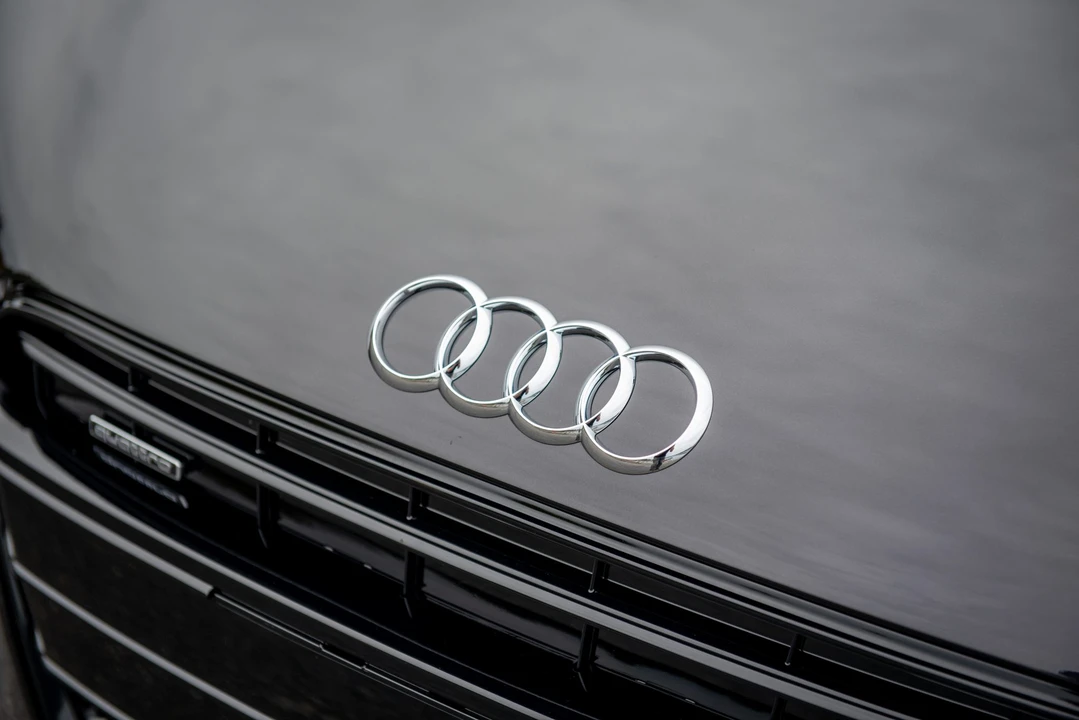 2015 Audi 42 R8 - Image 30 of 31