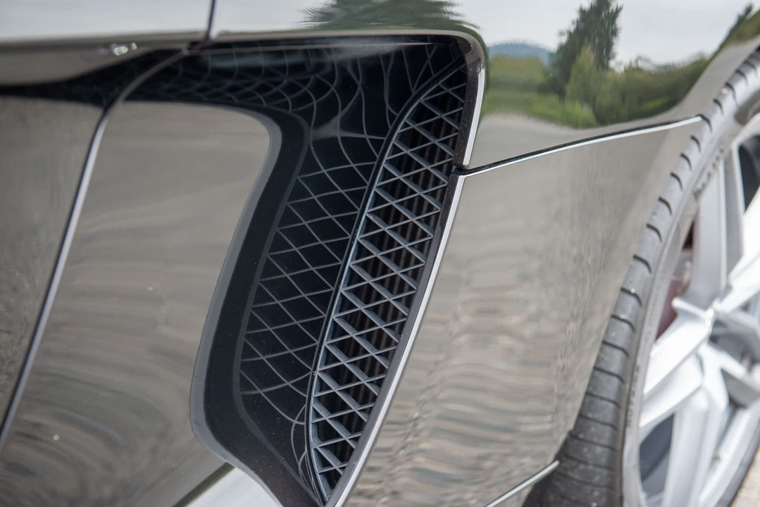 2015 Audi 42 R8 - Image 28 of 31