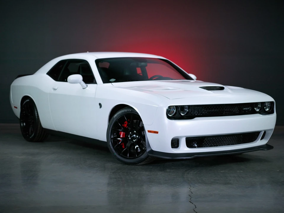 2015 Dodge Challenger SRT Hellcat 3rd Gen - Image 15 of 31