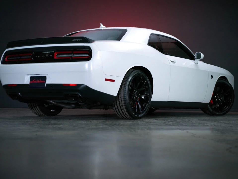 2015 Dodge Challenger SRT Hellcat 3rd Gen - Image 23 of 31