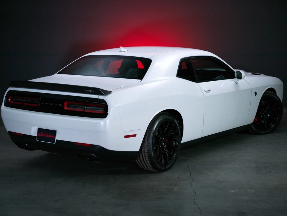 2015 Dodge Challenger SRT Hellcat 3rd Gen - Image 21 of 31