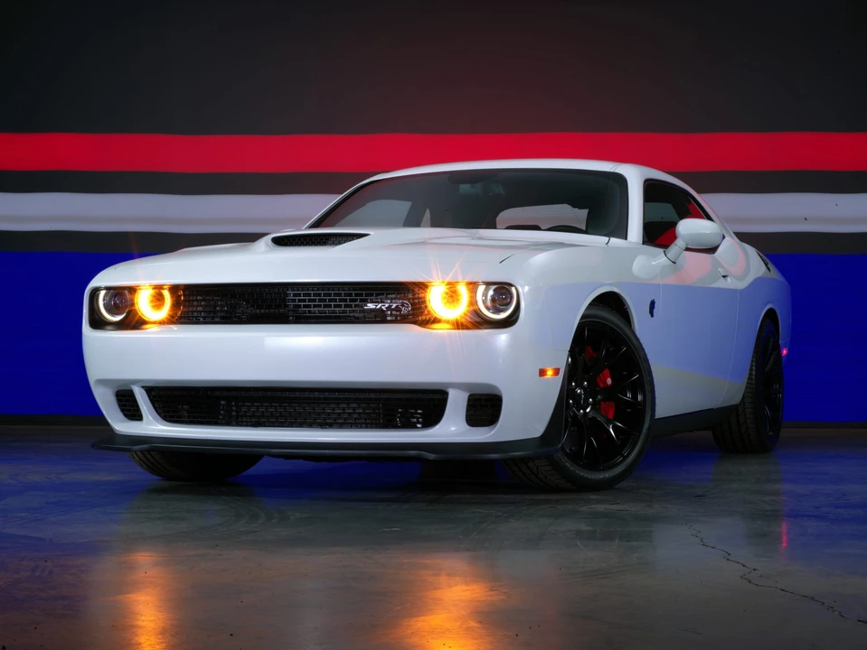 2015 Dodge Challenger SRT Hellcat 3rd Gen - Image 7 of 31