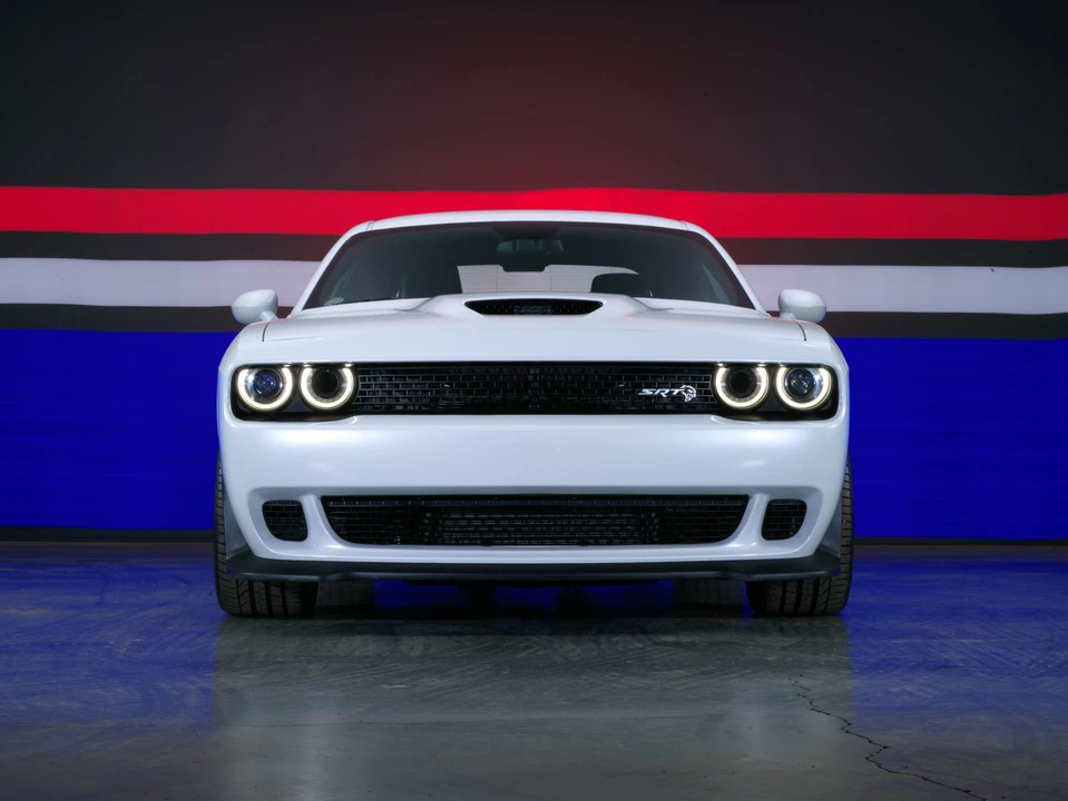 2015 Dodge Challenger SRT Hellcat 3rd Gen - Image 8 of 31