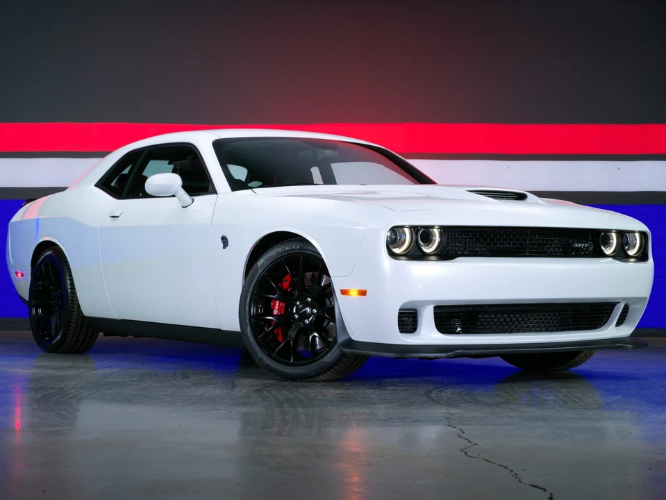 2015 Dodge Challenger SRT Hellcat 3rd Gen - Image 13 of 31