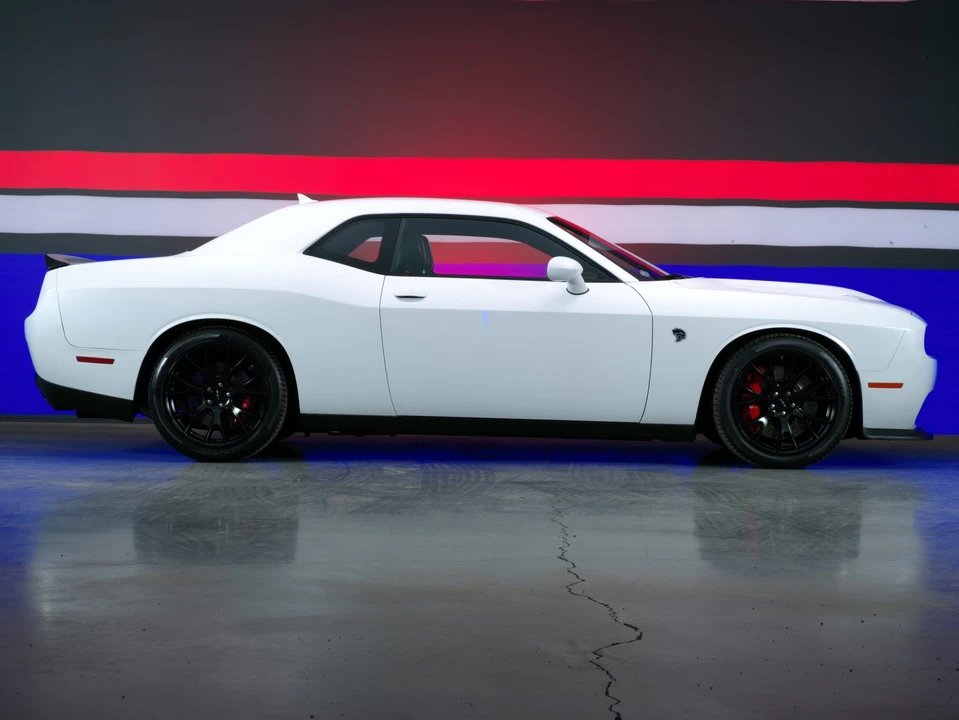 2015 Dodge Challenger SRT Hellcat 3rd Gen - Image 19 of 31