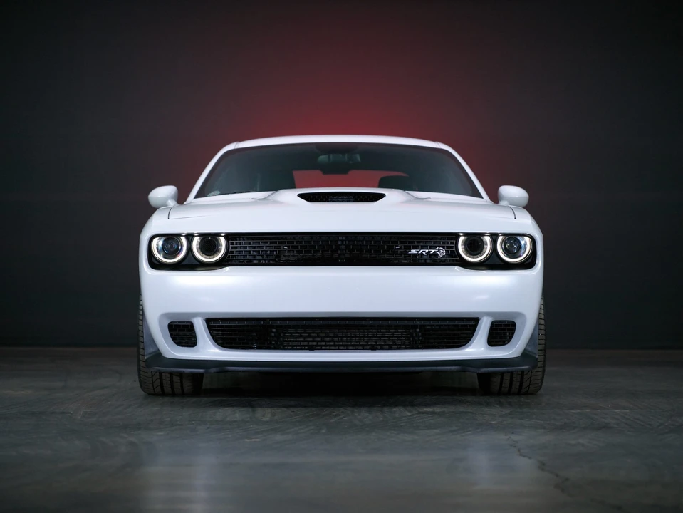 2015 Dodge Challenger SRT Hellcat 3rd Gen - Image 11 of 31