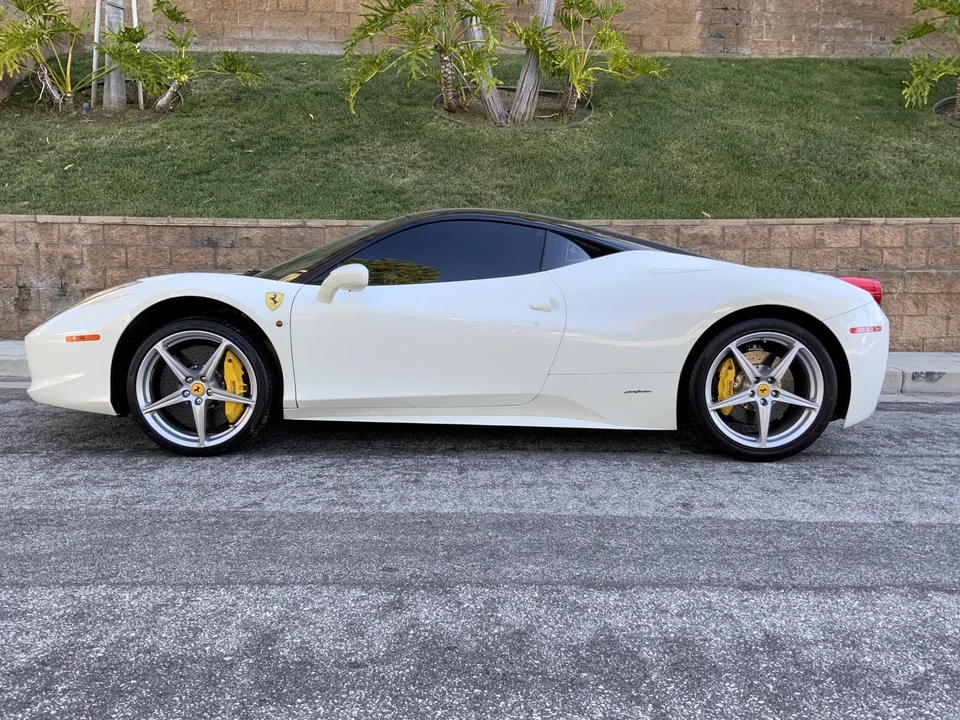 2015 Ferrari 458 Italia - Image 25 of 31