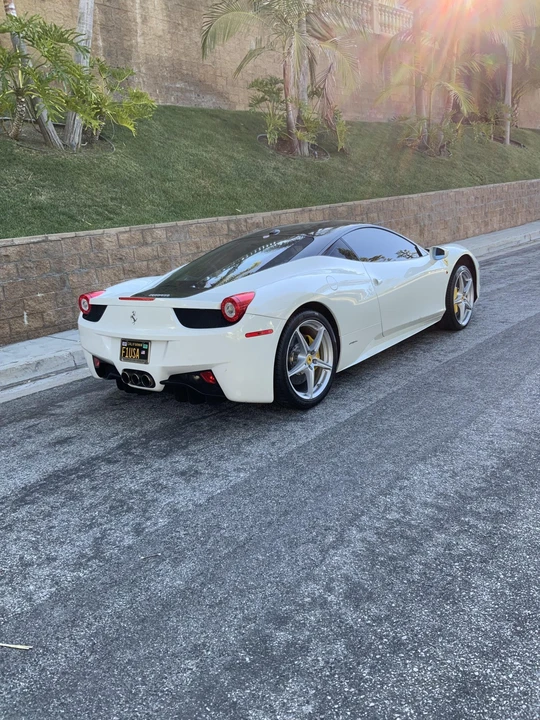 2015 Ferrari 458 Italia - Image 17 of 31