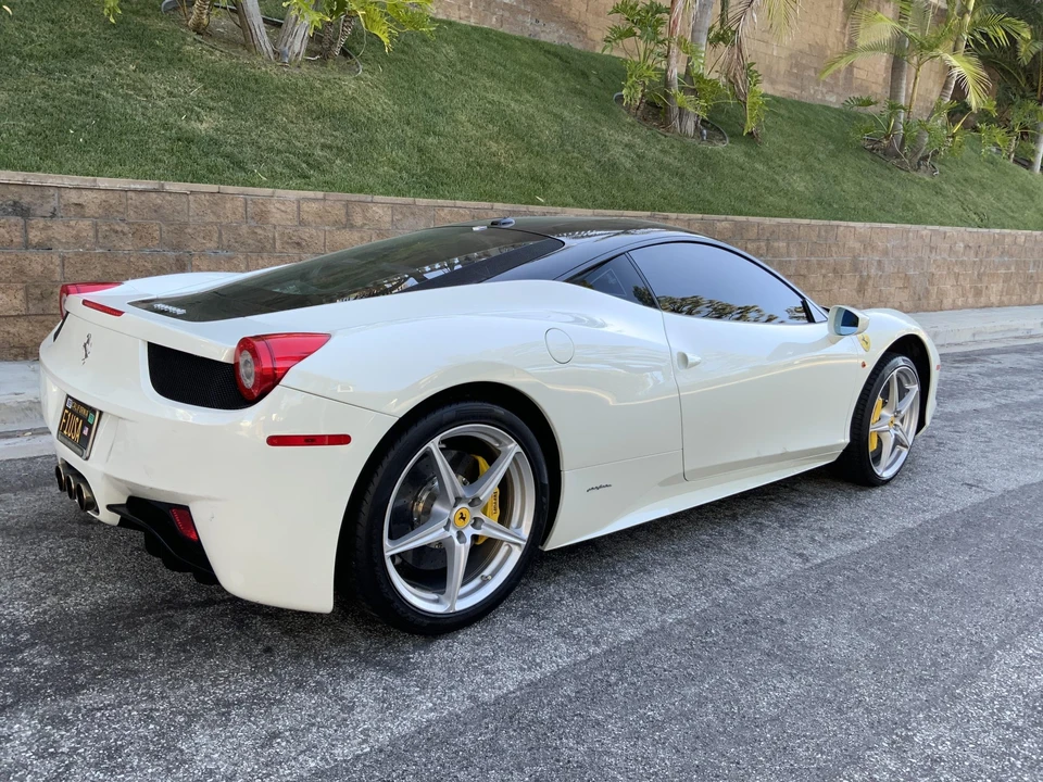 2015 Ferrari 458 Italia - Image 16 of 31