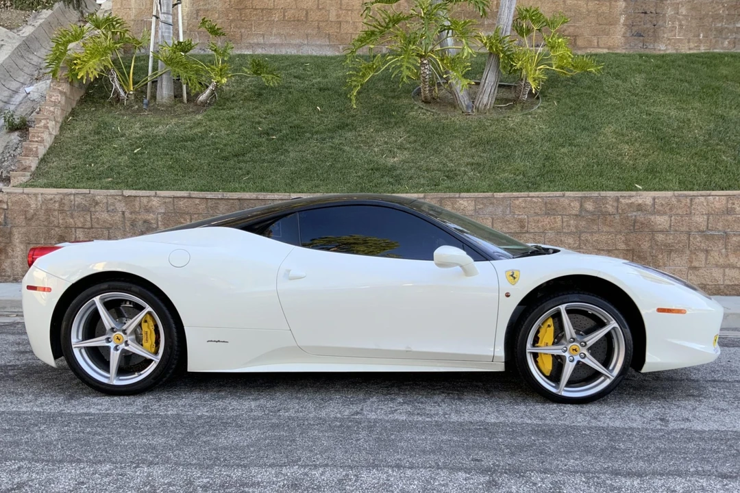 2015 Ferrari 458 Italia - Image 15 of 31