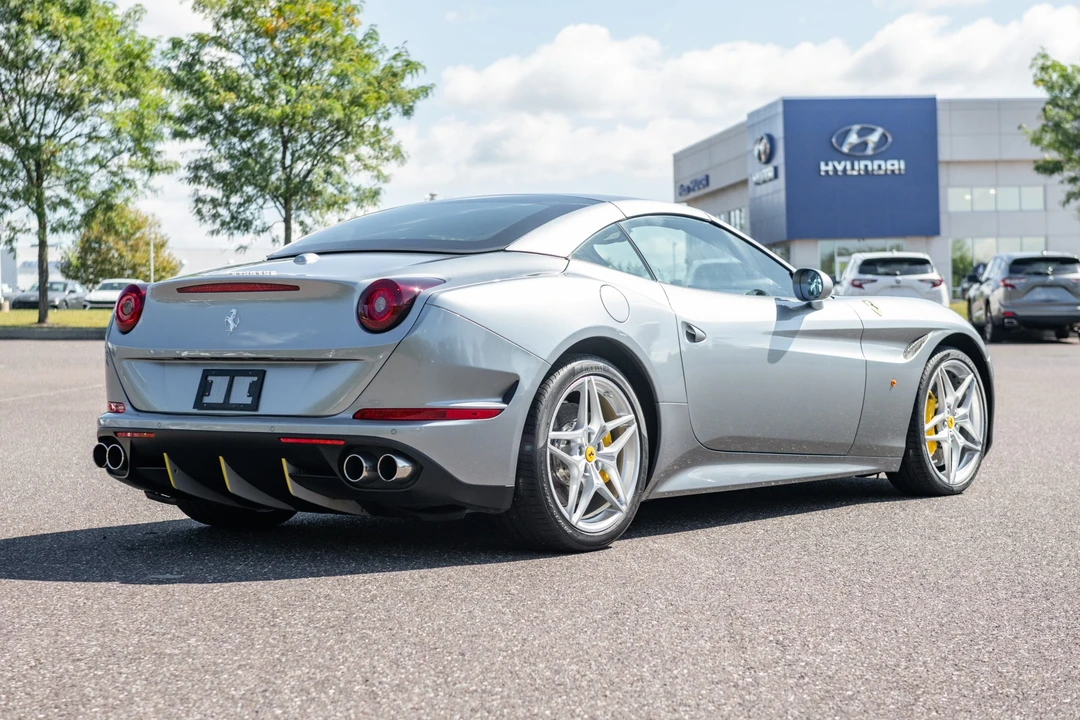 2015 Ferrari California T - Image 20 of 31