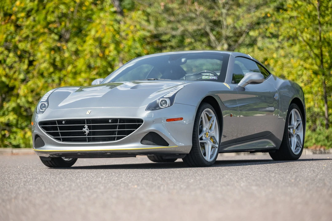 2015 Ferrari California T - Image 14 of 31