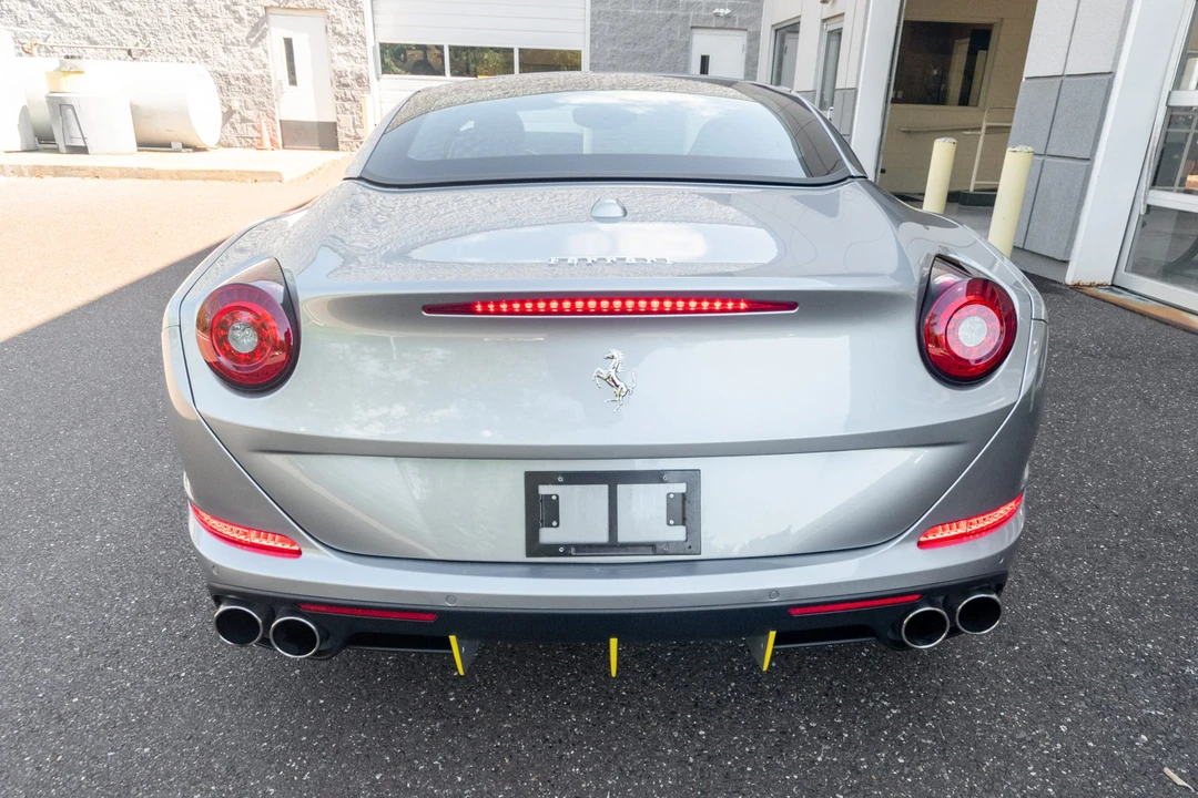 2015 Ferrari California T - Image 19 of 31