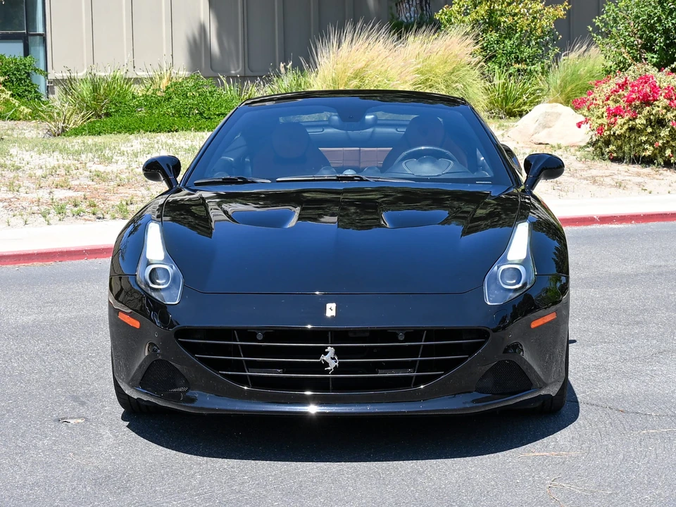 2015 Ferrari California T - Image 13 of 31