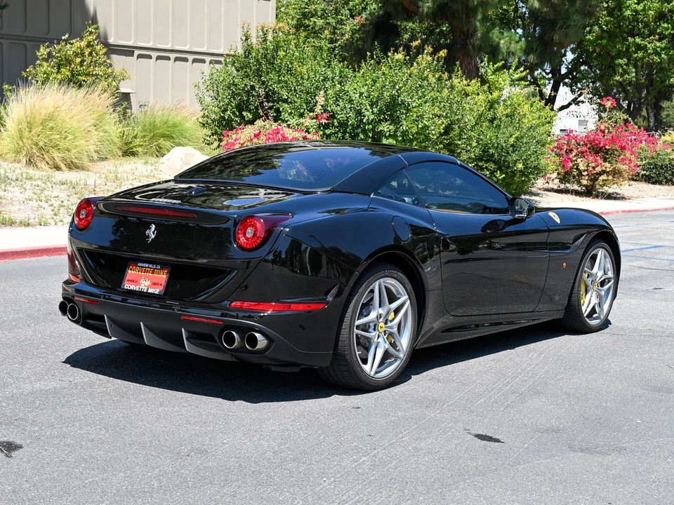 2015 Ferrari California T - Image 26 of 31
