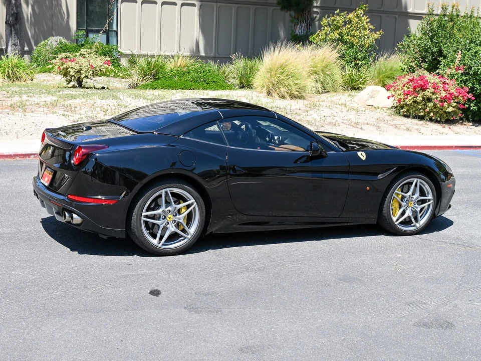 2015 Ferrari California T - Image 22 of 31