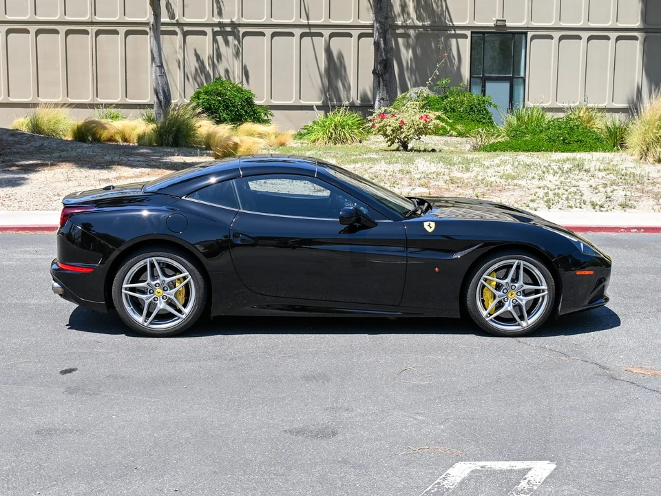 2015 Ferrari California T - Image 21 of 31
