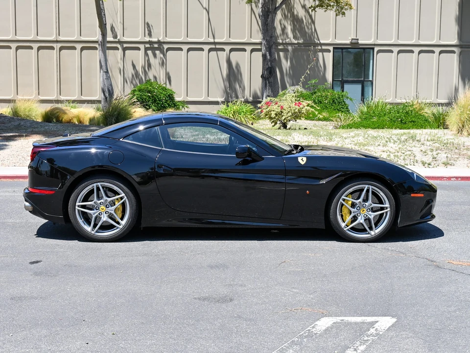 2015 Ferrari California T - Image 20 of 31