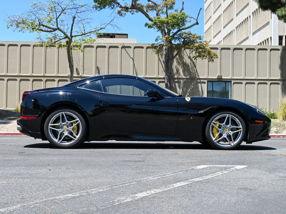 2015 Ferrari California T - Image 19 of 31