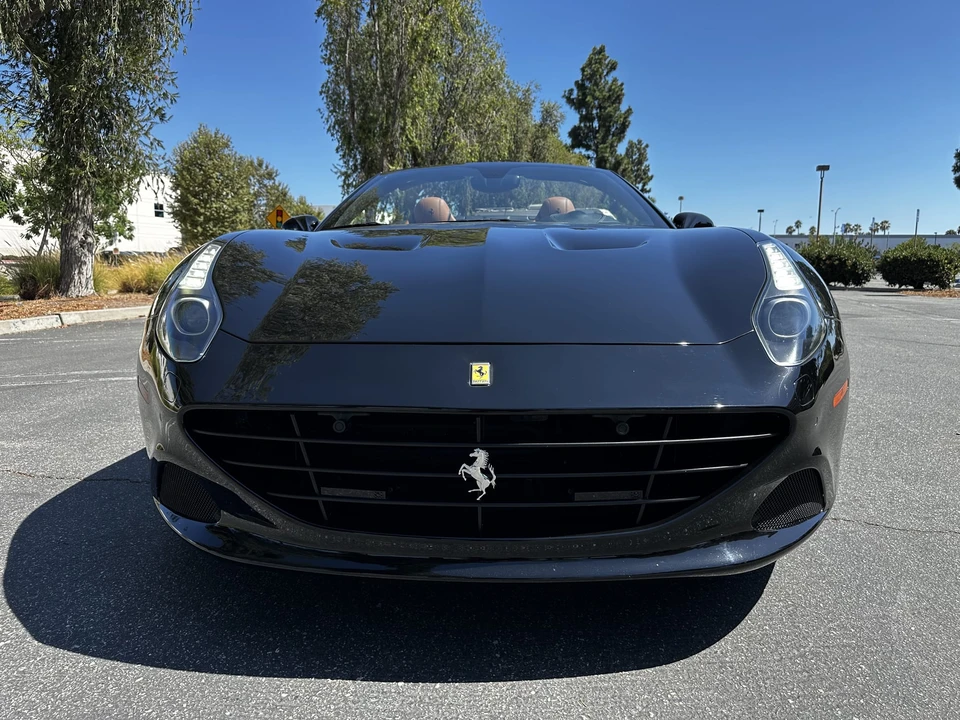 2015 Ferrari California T - Image 4 of 31