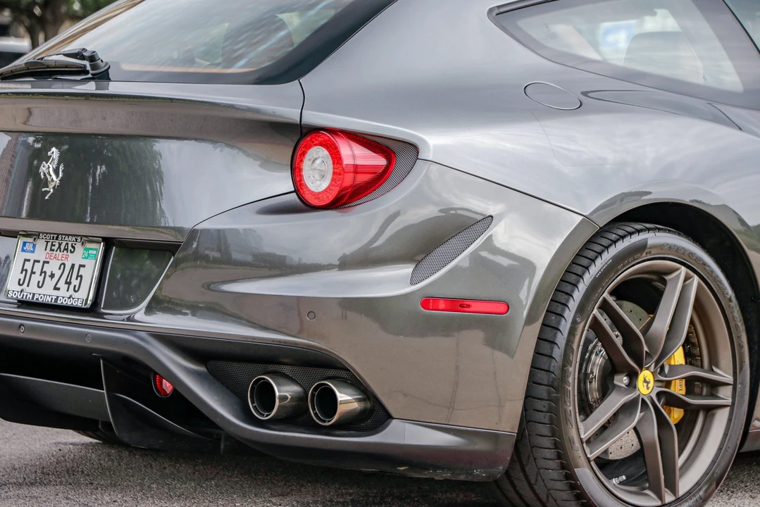 2015 Ferrari FF - Image 24 of 31