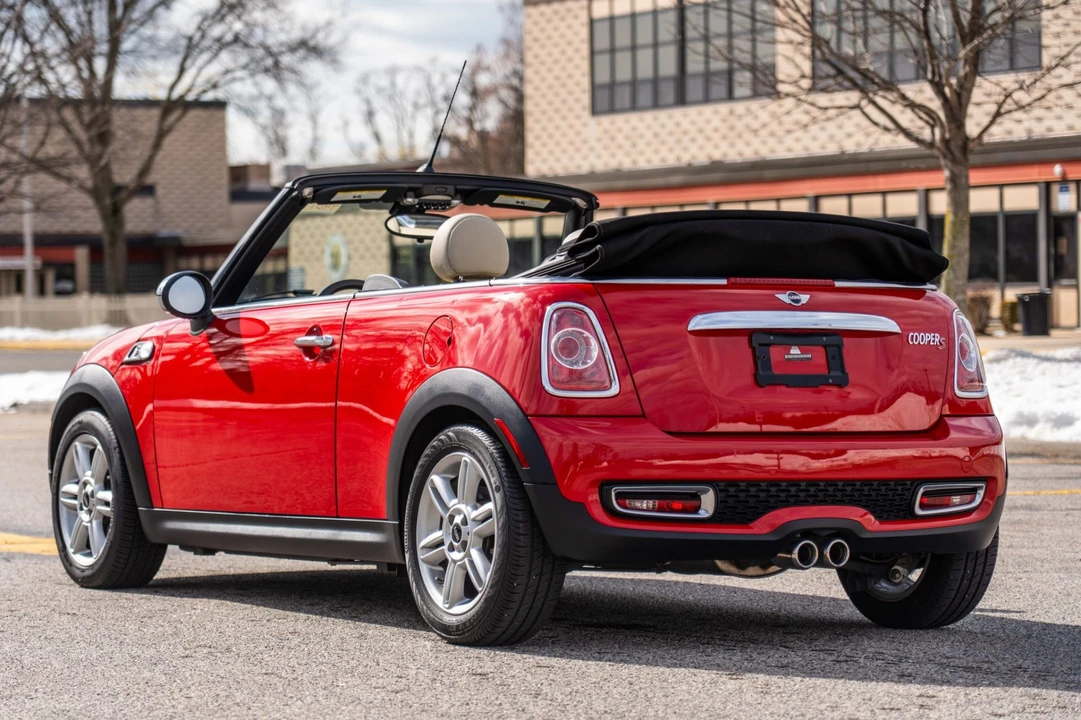 2015 Mini Mini 2nd Gen - Image 2 of 7