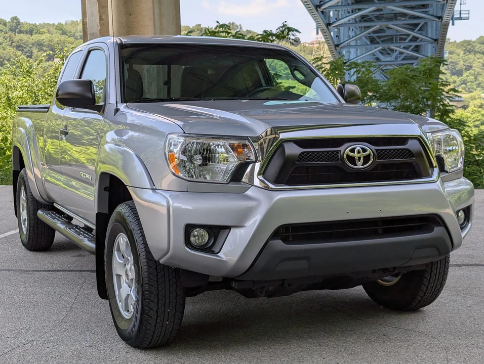 2015 Toyota Tacoma 2nd Gen - Image 3 of 31