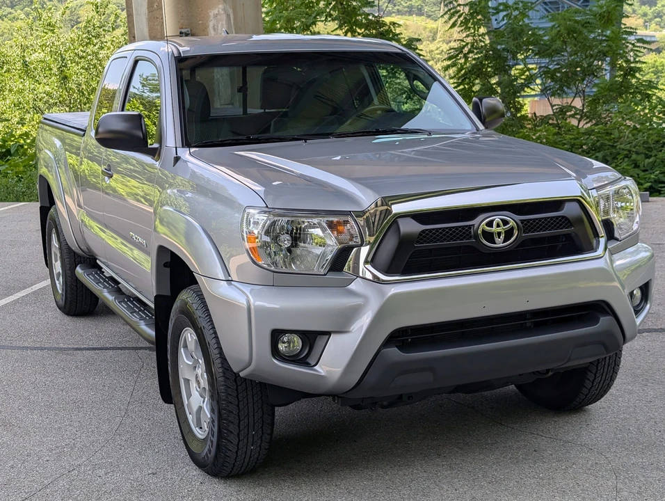 2015 Toyota Tacoma 2nd Gen - Image 4 of 31
