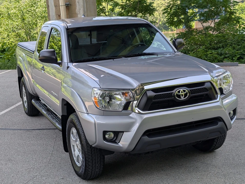 2015 Toyota Tacoma 2nd Gen - Image 5 of 31