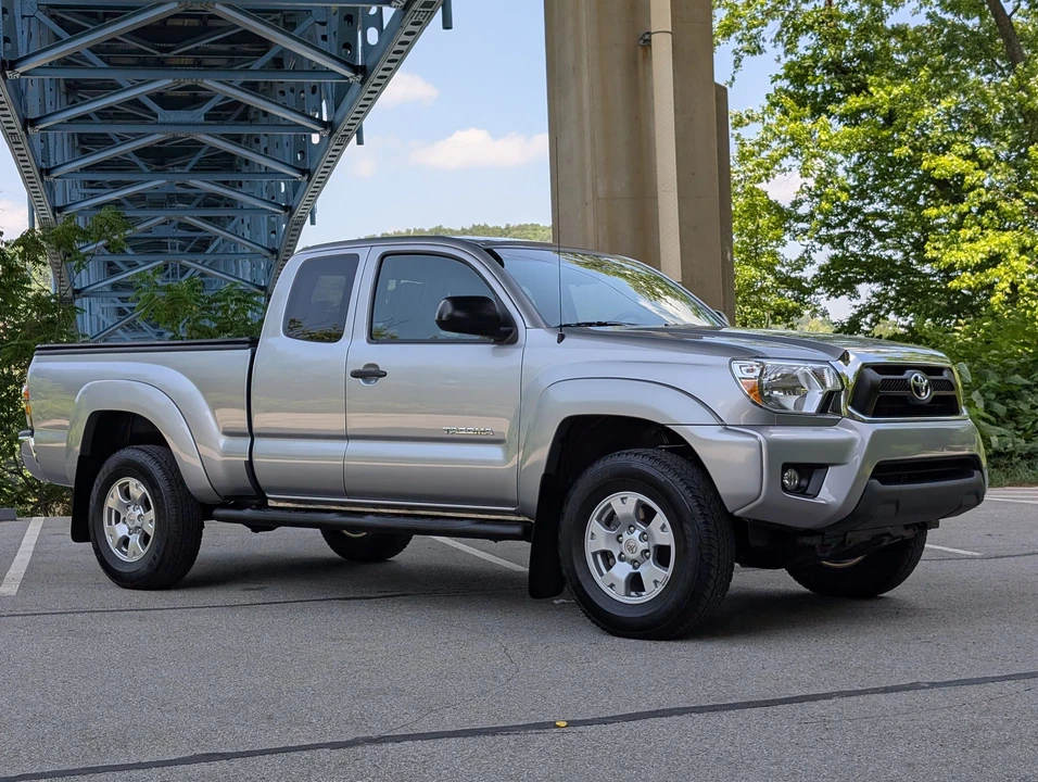 2015 Toyota Tacoma 2nd Gen - Image 9 of 31