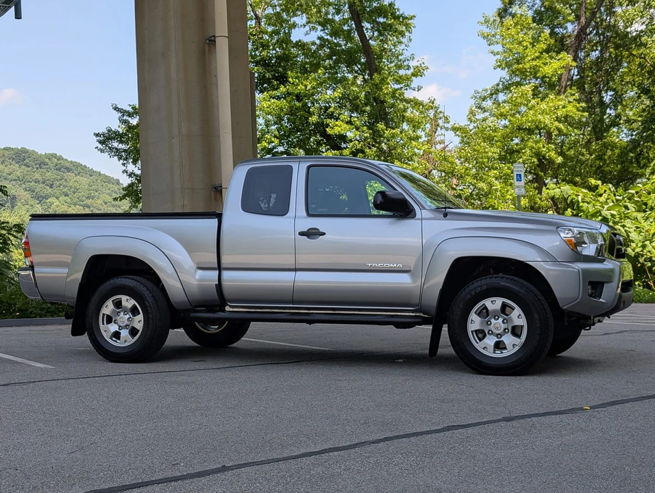 2015 Toyota Tacoma 2nd Gen - Image 12 of 31
