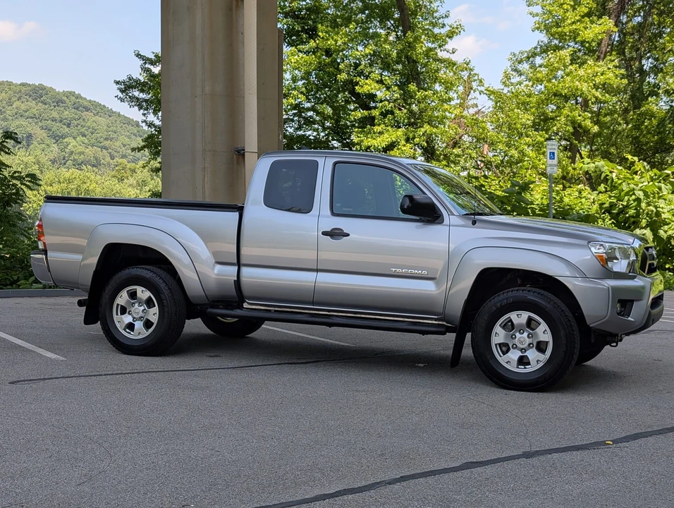 2015 Toyota Tacoma 2nd Gen - Image 13 of 31