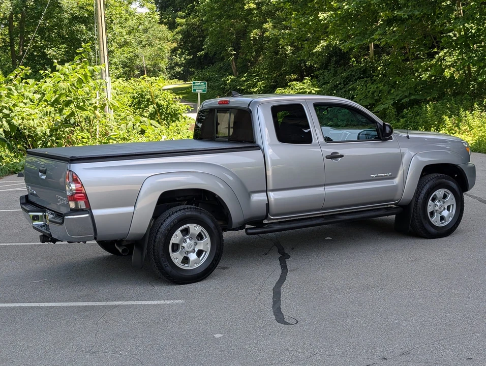 2015 Toyota Tacoma 2nd Gen - Image 23 of 31