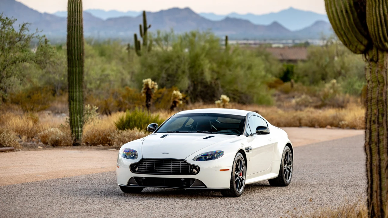 2016 Aston Martin V8 Vantage (2006-2017) - Image 6 of 31