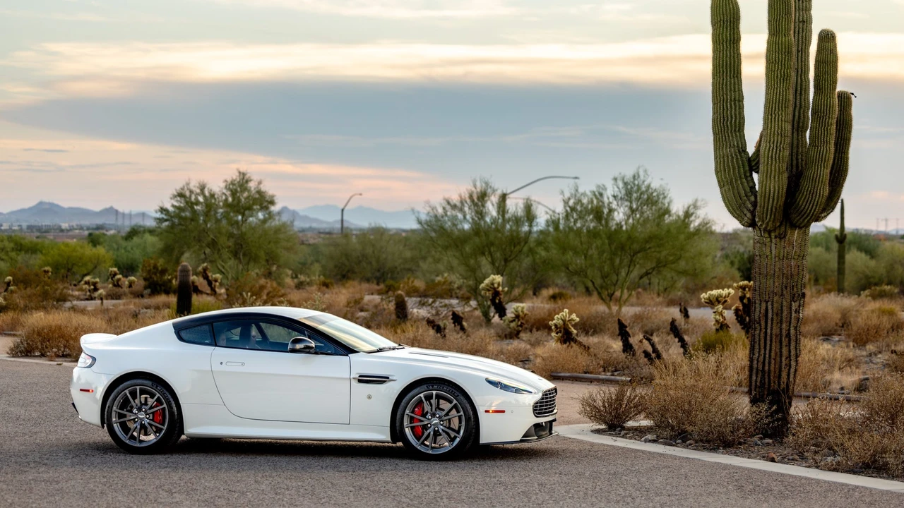 2016 Aston Martin V8 Vantage (2006-2017) - Image 29 of 31