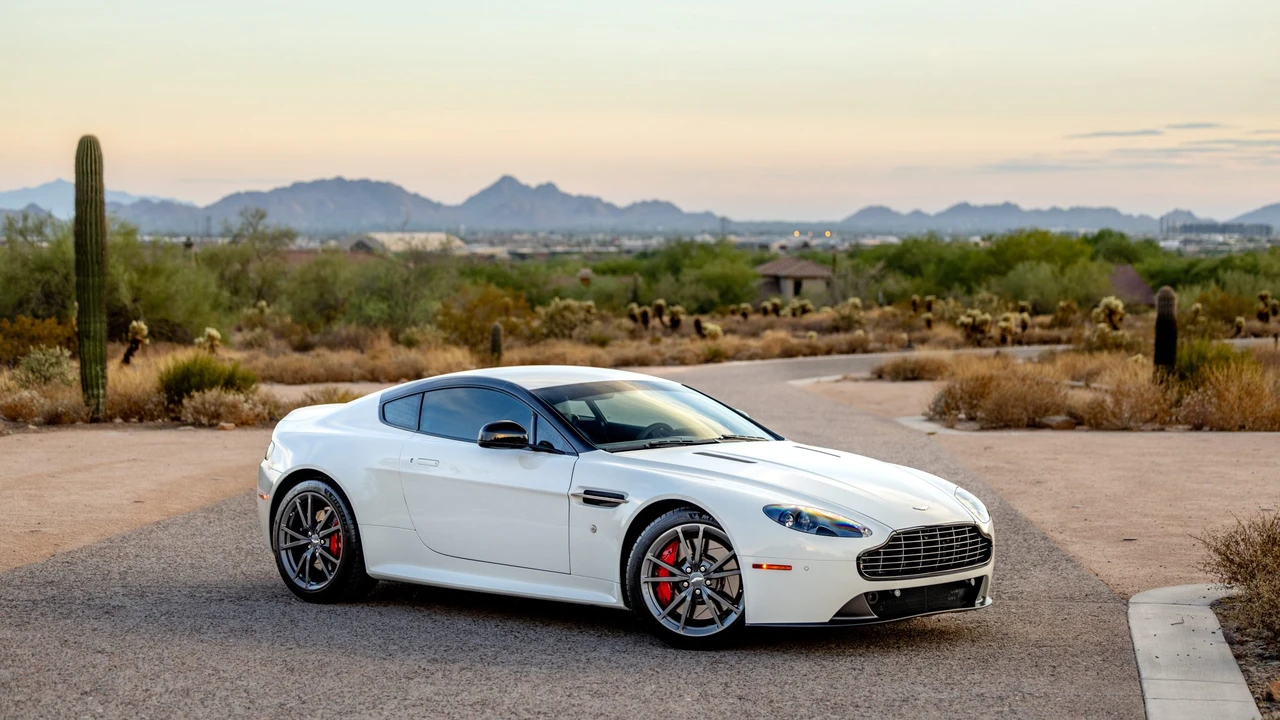 2016 Aston Martin V8 Vantage (2006-2017) - Image 21 of 31