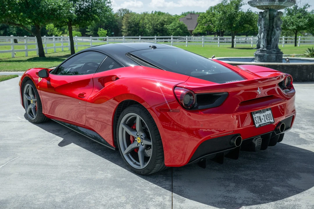 2016 Ferrari 488 GTB - Image 9 of 31