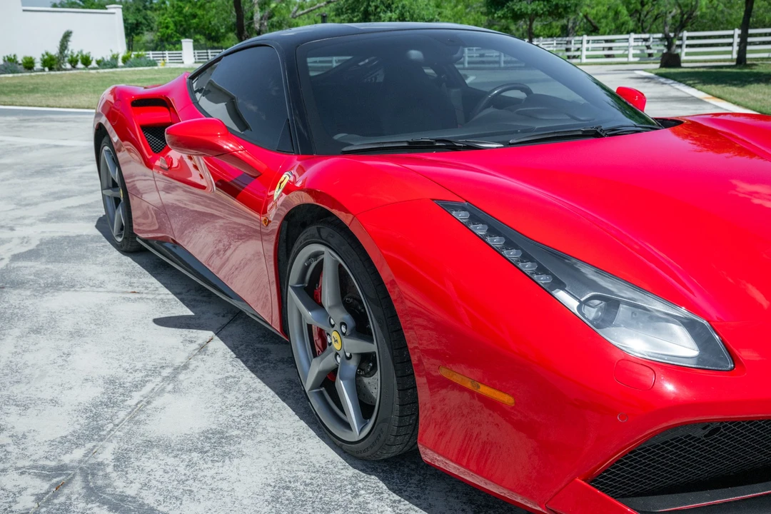 2016 Ferrari 488 GTB - Image 12 of 31