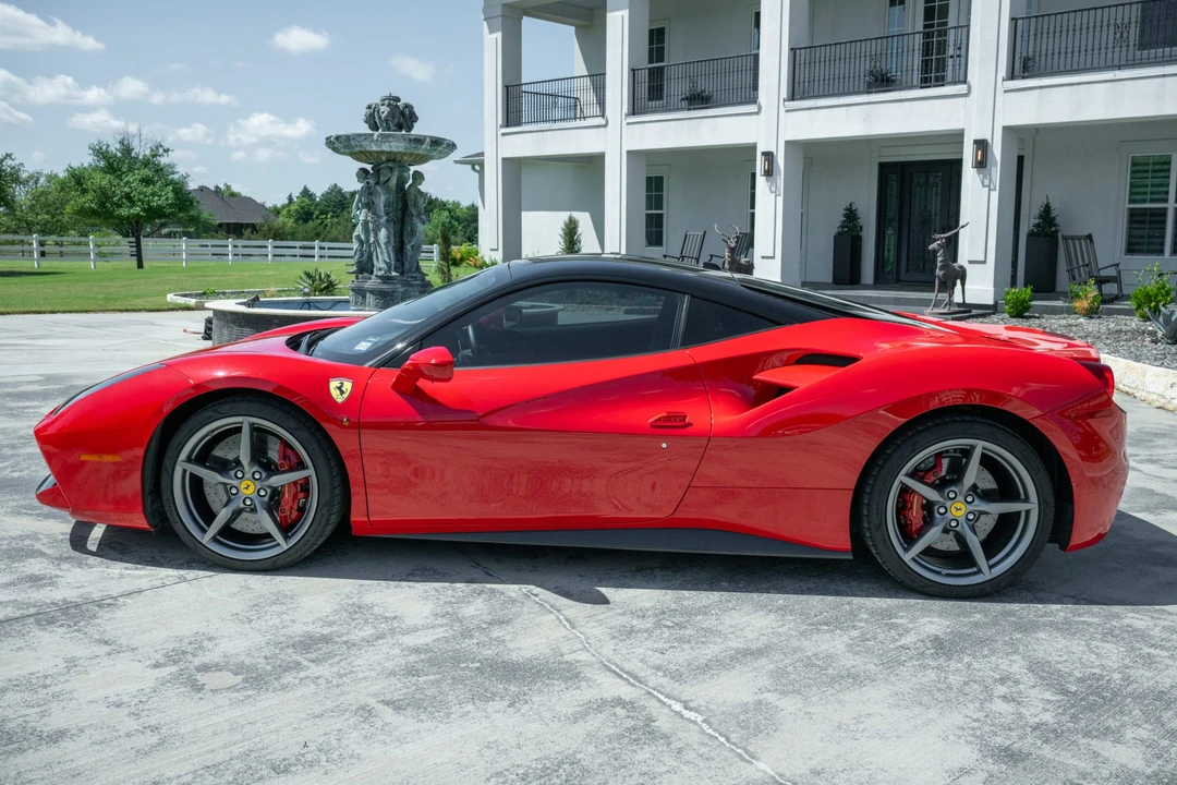 2016 Ferrari 488 GTB - Image 10 of 31