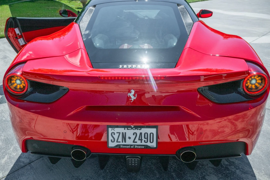 2016 Ferrari 488 GTB - Image 23 of 31