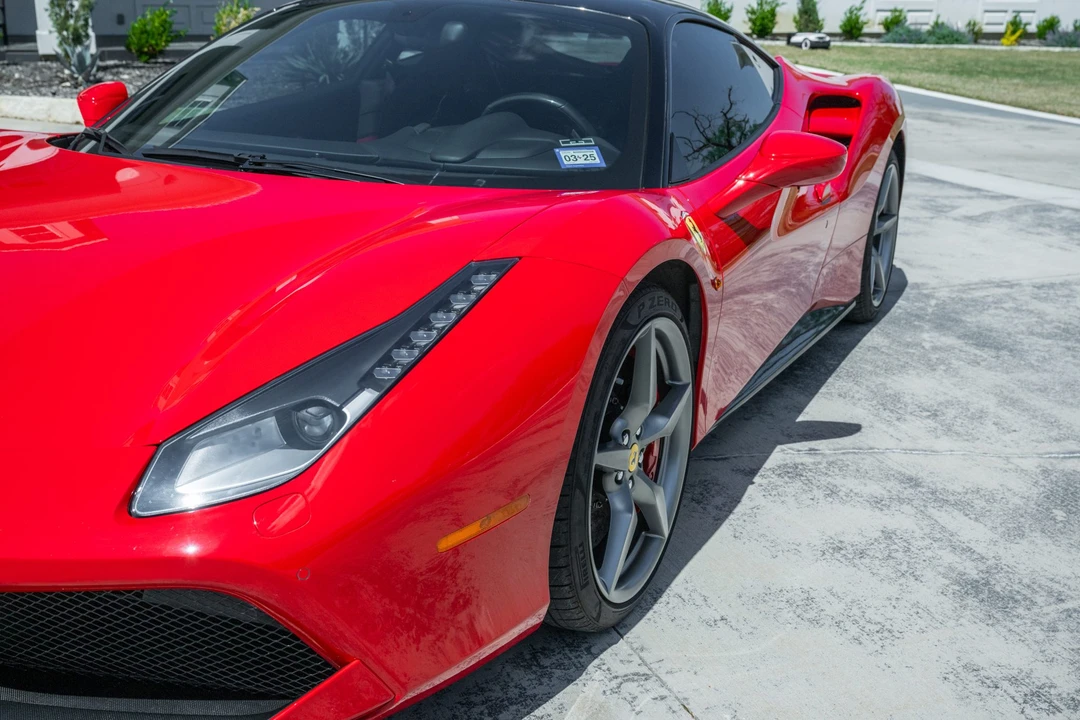 2016 Ferrari 488 GTB - Image 13 of 31
