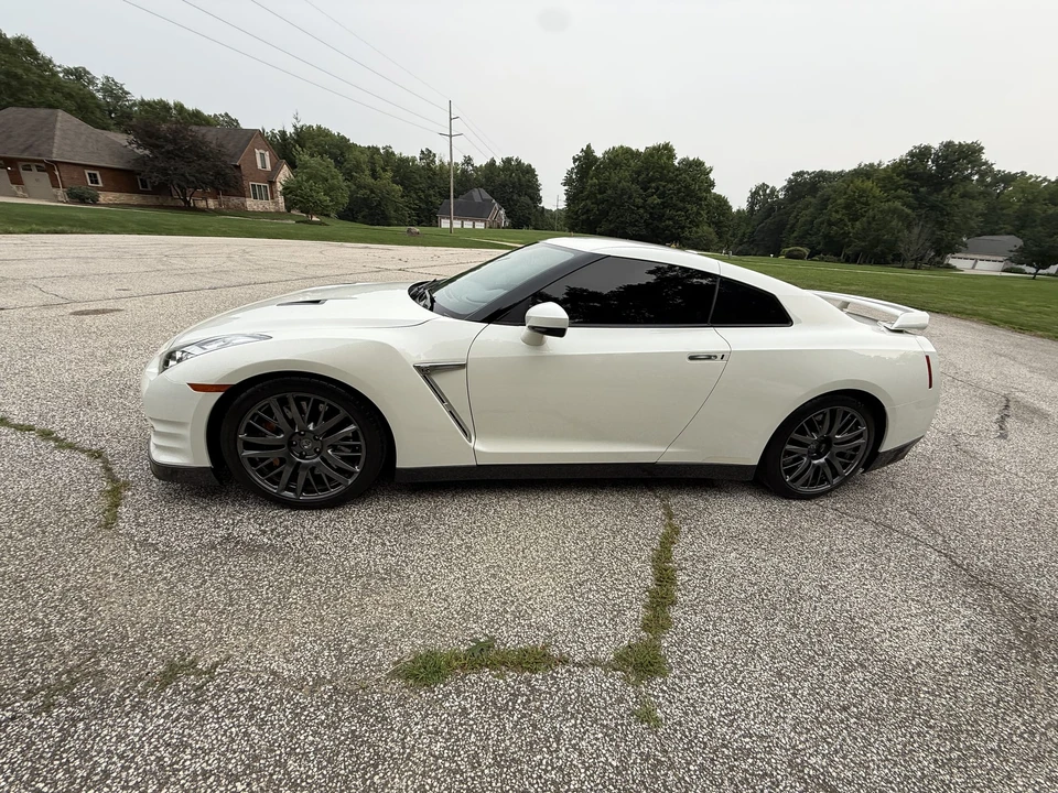 2016 Nissan R35 GT-R Premium - Image 10 of 31