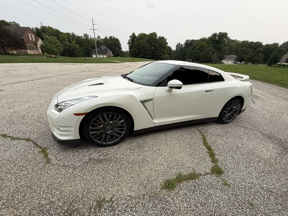 2016 Nissan R35 GT-R Premium - Image 9 of 31