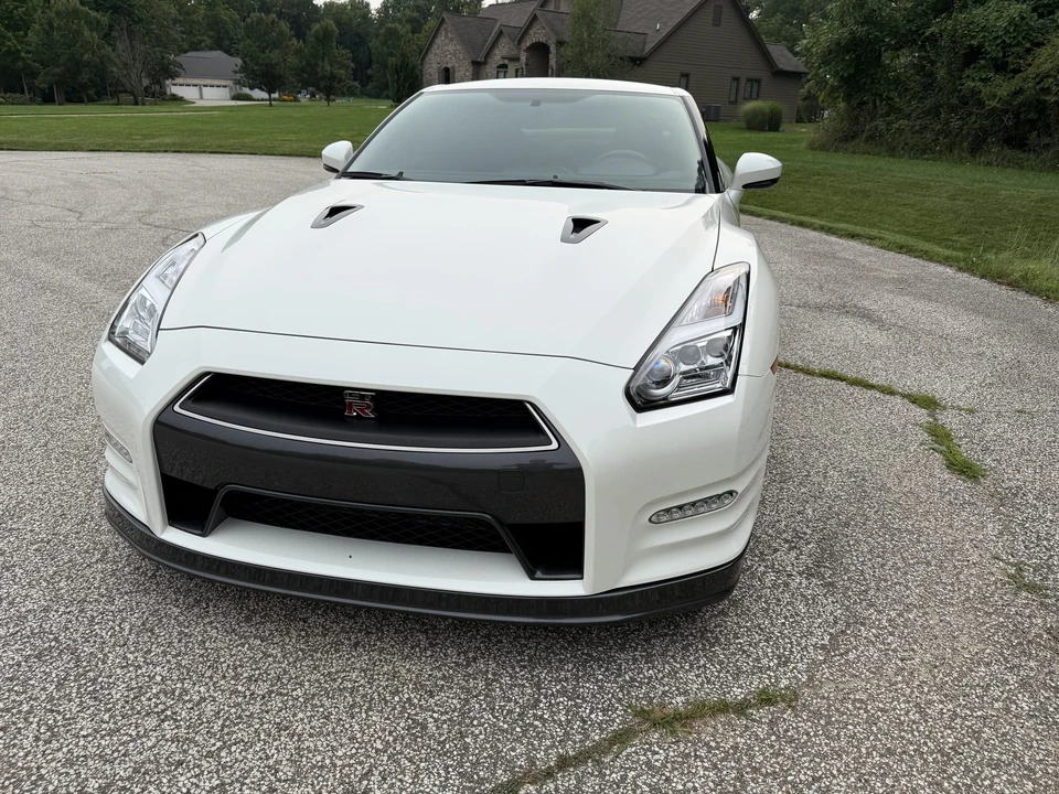 2016 Nissan R35 GT-R Premium - Image 2 of 31