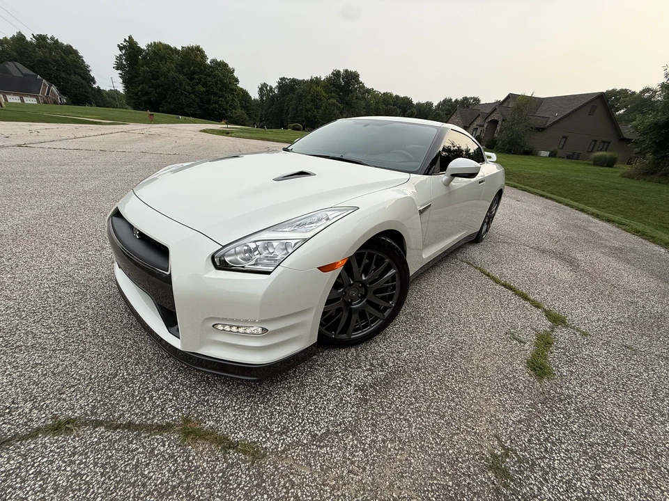 2016 Nissan R35 GT-R Premium - Image 8 of 31