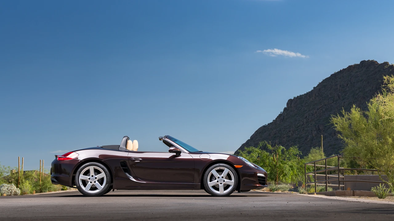 2016 Porsche 981 Boxster - Image 13 of 31